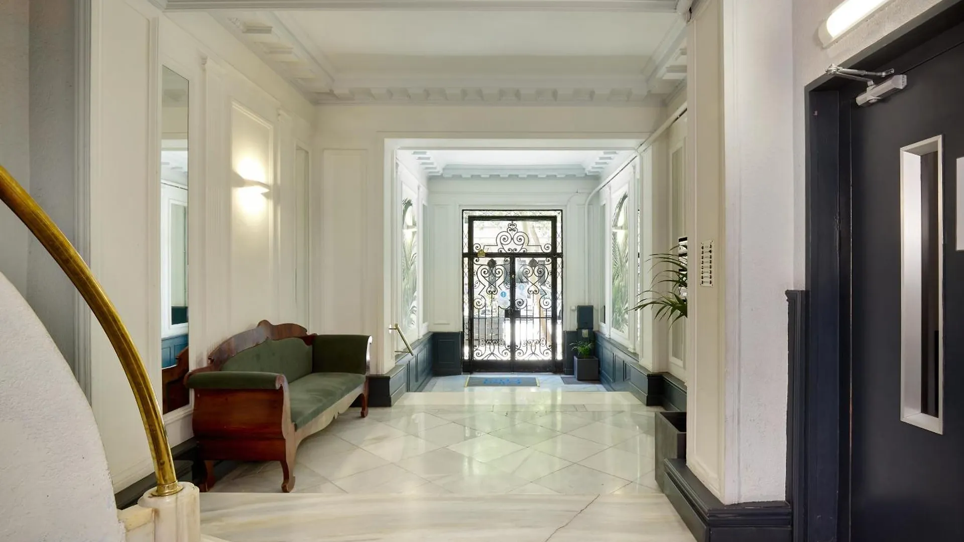 Casa Cosi - Casanova 3 Apartment Barcelona